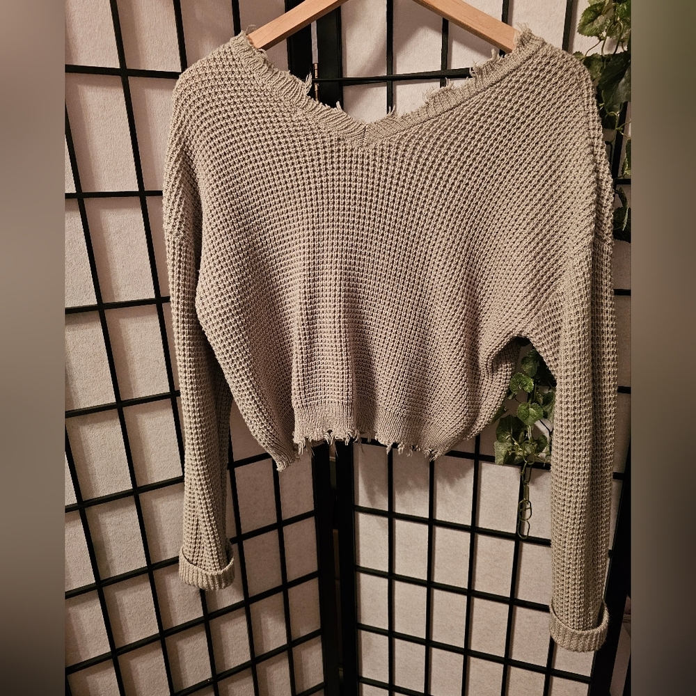 Moon & Madison Distressed Sage Green Sweater Size Small - Picture 2 of 3
